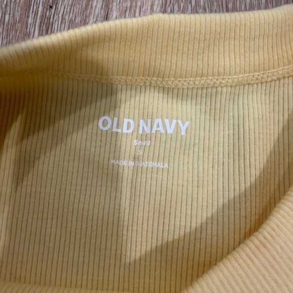 Old Navy Butter Yellow Snug Crop Tank - Picture 3 of 4